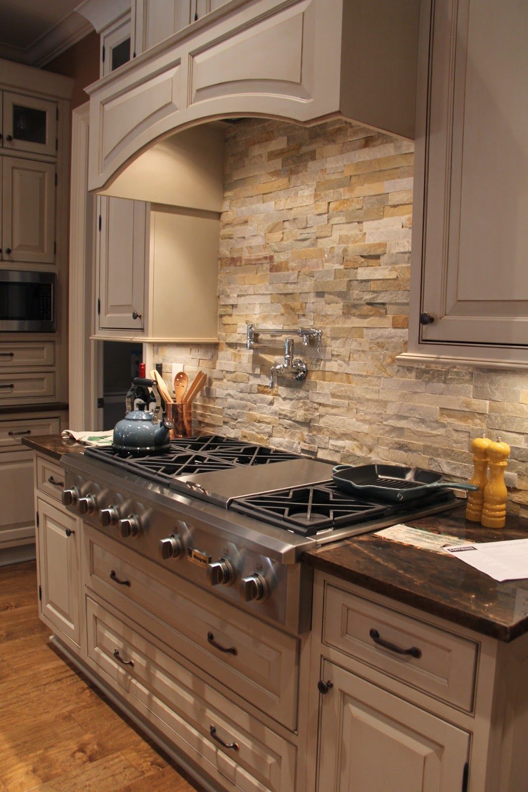    16 Stone Kitchen Backsplash 