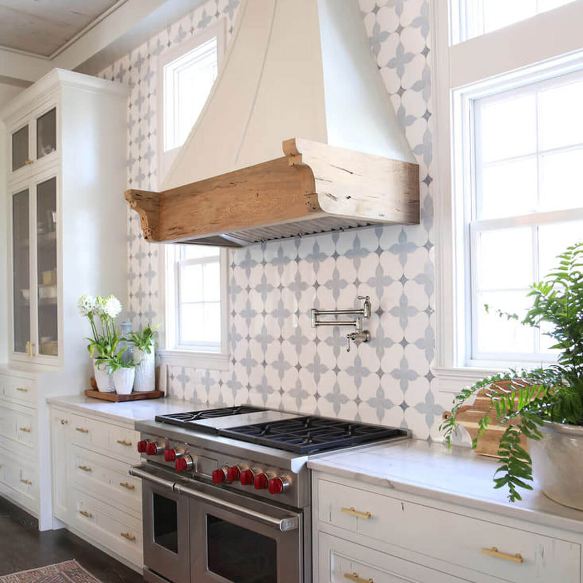 30+ Unique Kitchen Backsplash Ideas Add a Creative Twist to the Walls