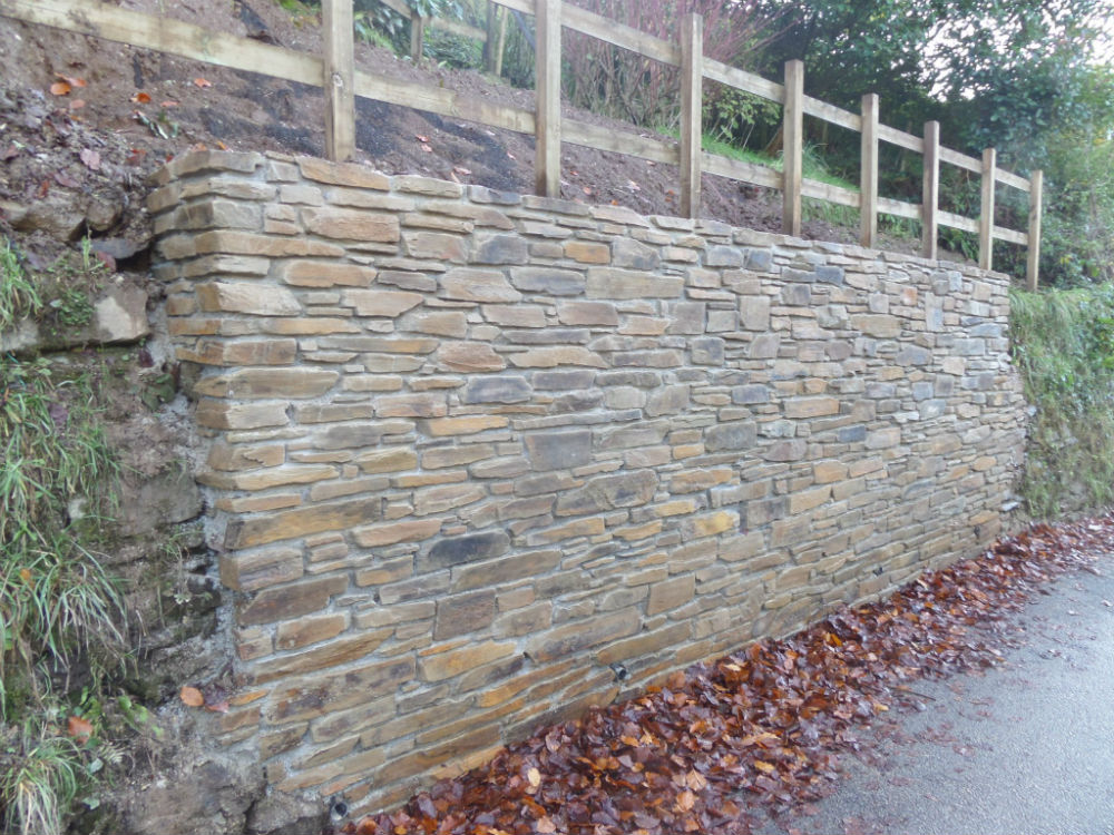 19+ Different Types of Retaining Wall Materials & Designs ...