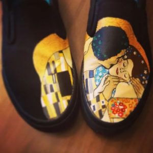 24+ DIY Ideas To Turn Your White and Boring Tennis Shoes Into Art
