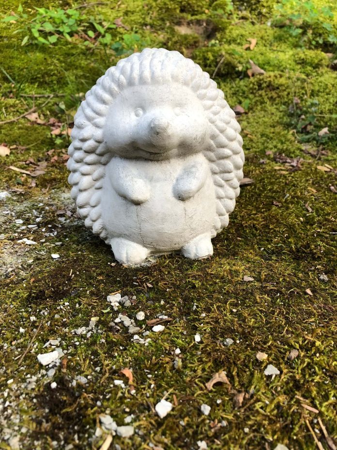 30+ Eyecatching Garden Ornament Ideas & Projects To Enhance Your Backyard