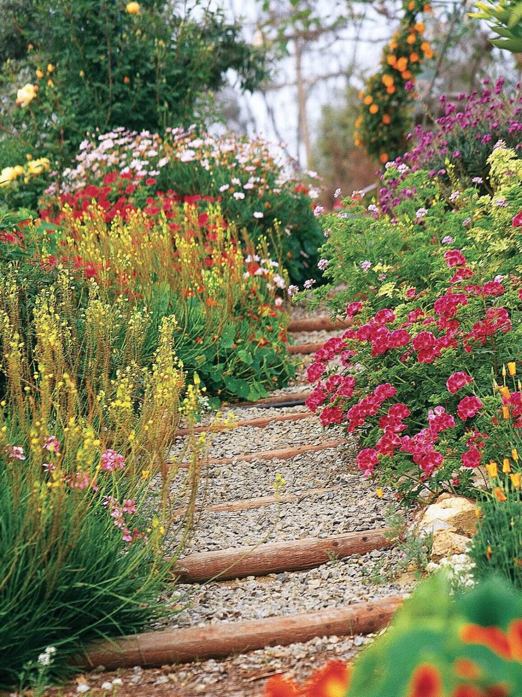 30+ English Garden Design Ideas Turn Your Backyard into A Charming Oasis