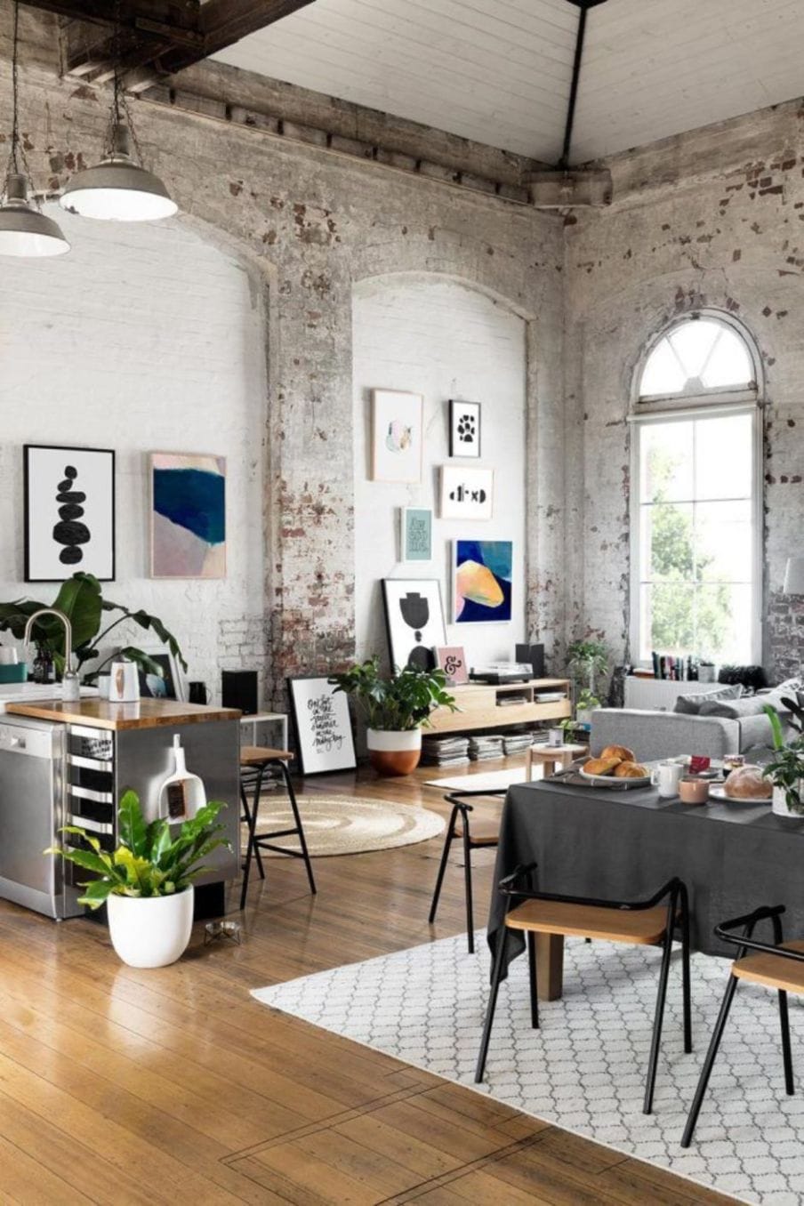 Fascinating Exposed Brick Wall for Living Room