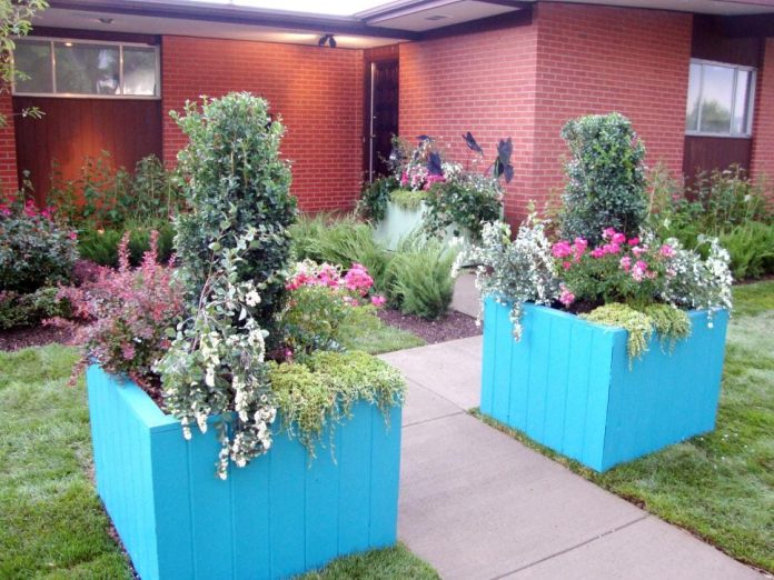 30+ Simple Front Yard Landscaping Ideas On a Budget - DIY Morning
