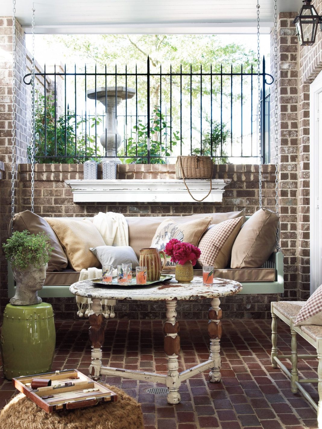 22+ Beautiful Vintage Porch Decor Home Designs & Ideas