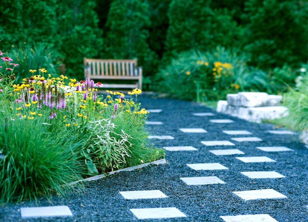 30+ Simple Front Yard Landscaping Ideas On a Budget - DIY Morning