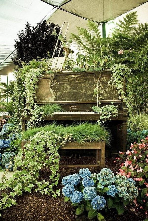 Repurposed Old Piano into a Garden