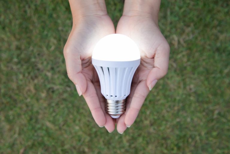 5 Ways to Use Green Energy at Home and Save on Your Electrical Bills