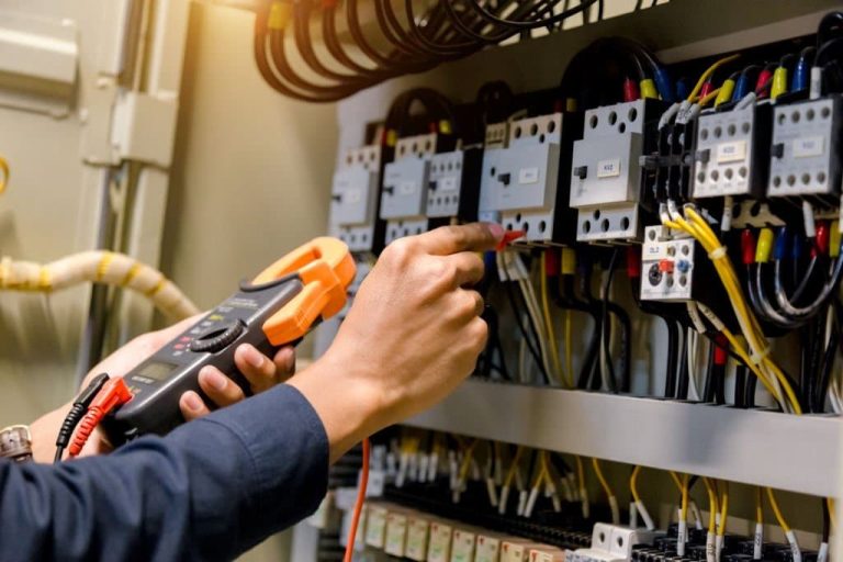 6 Simple Points to Keep In Mind When Choosing Electrician